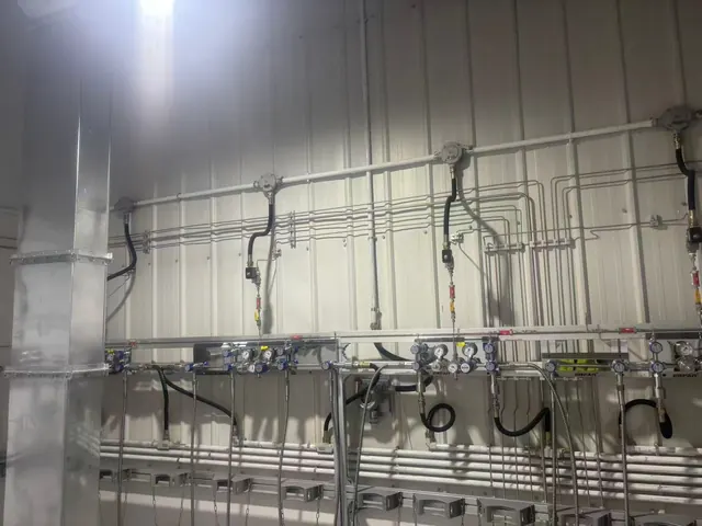 尔凡流体实验室集中供气系统项目实景 18
